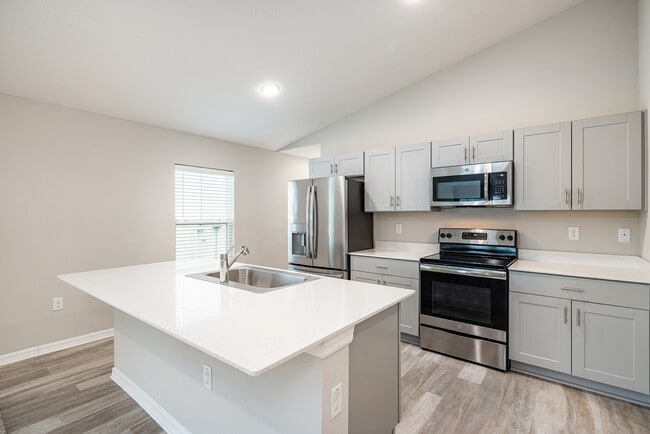 Building Photo - 13011 Pennybrook Dr