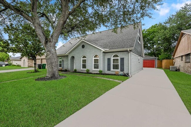 Building Photo - 7923 Dawnridge Dr
