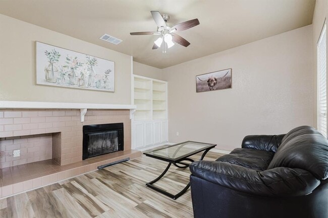 Building Photo - 2901 San Jacinto Blvd