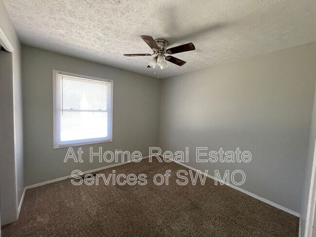 Foto del edificio - 1137 E Meadowmere St