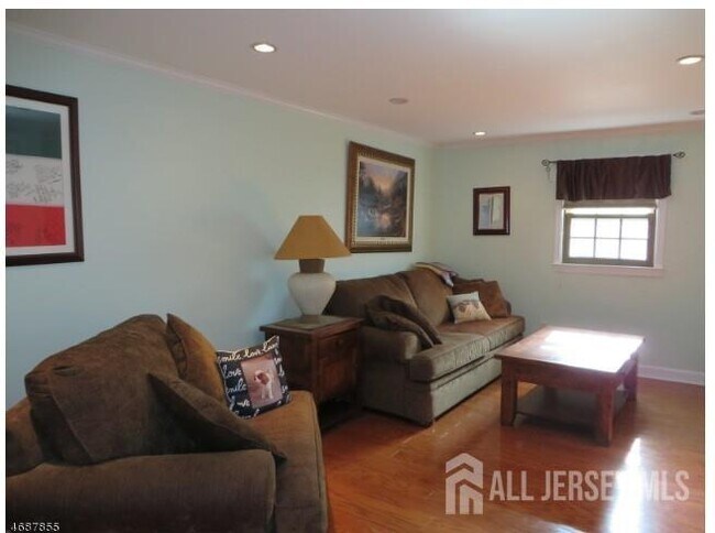 Building Photo - 1571 Ramapo Way