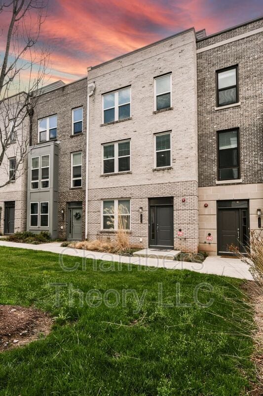 Building Photo - 13372 Sherwood Park Ln