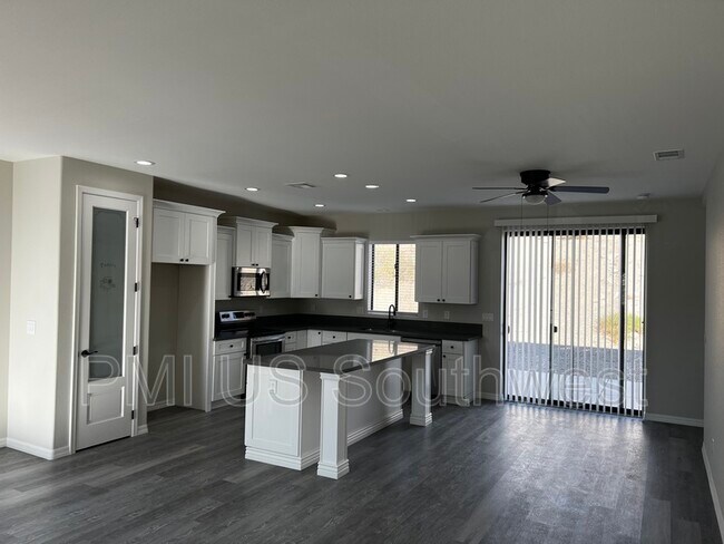 Foto del edificio - 6102 S Scorpion Ln