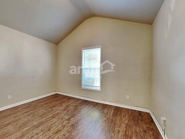 Foto del edificio - 5609 Grammercy Dr SW