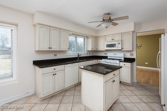 Foto del edificio - 7205 Camden Rd