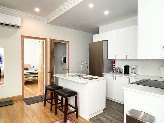 Building Photo - 6323 Forest Ave