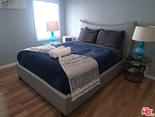 Foto del edificio - 137 Rexford Dr