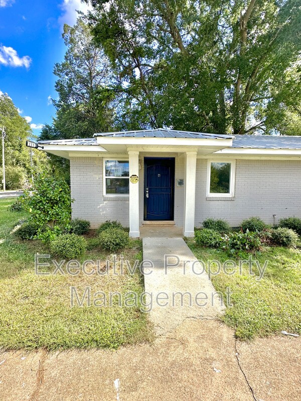 Building Photo - 914 14th St SW