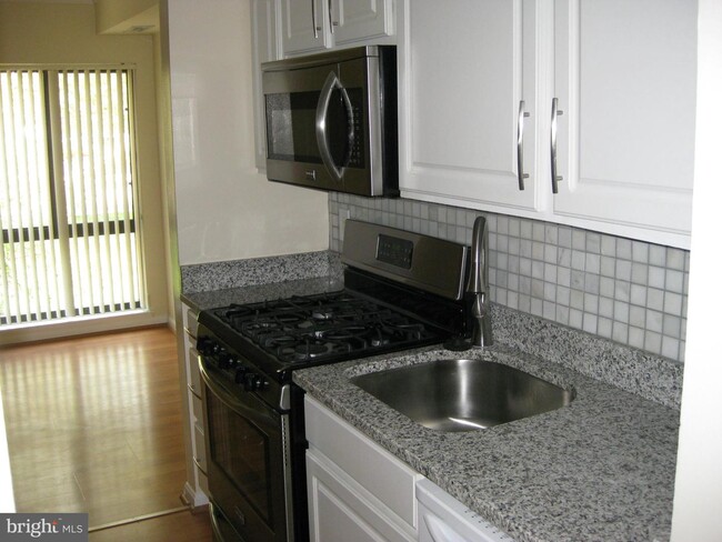 Foto del edificio - 6085 Majors Ln
