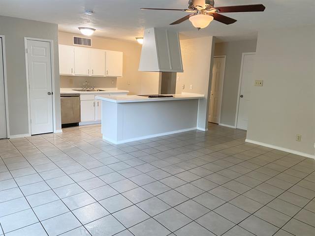 Foto del edificio - 7323 Ashcrest Ln