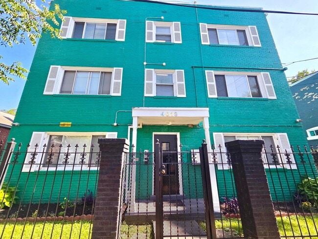 Charming 2 BR/1 BA Apartment in Deanwood –... - Charming 2 BR/1 BA Apartment in Deanwood –...