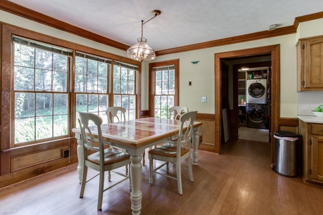 Building Photo - 3585 Mount Vernon Ct
