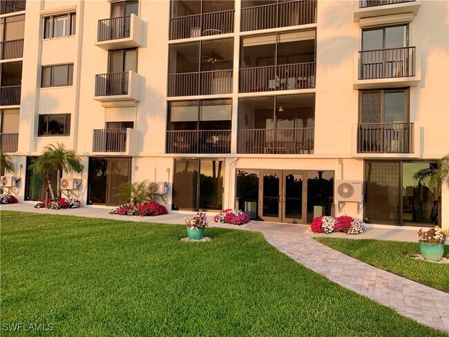 Foto del edificio - 10475 Gulf Shore Dr