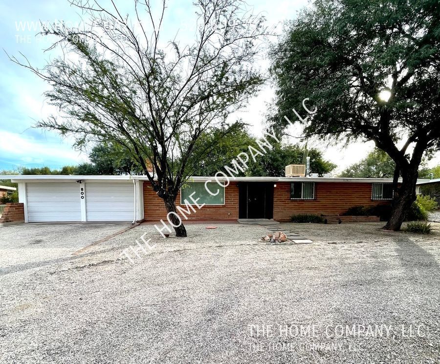 Primary Photo - 800 N Alamo Ave