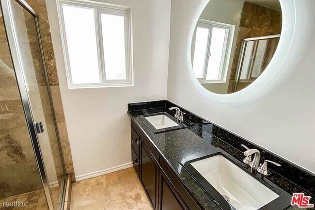 Building Photo - 2 br, 2 bath House - 29 Yawl St # B