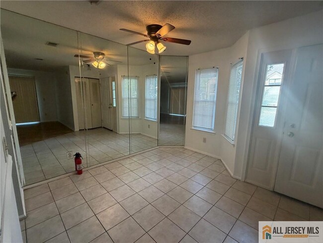 Building Photo - 2513 Lighthouse Ln