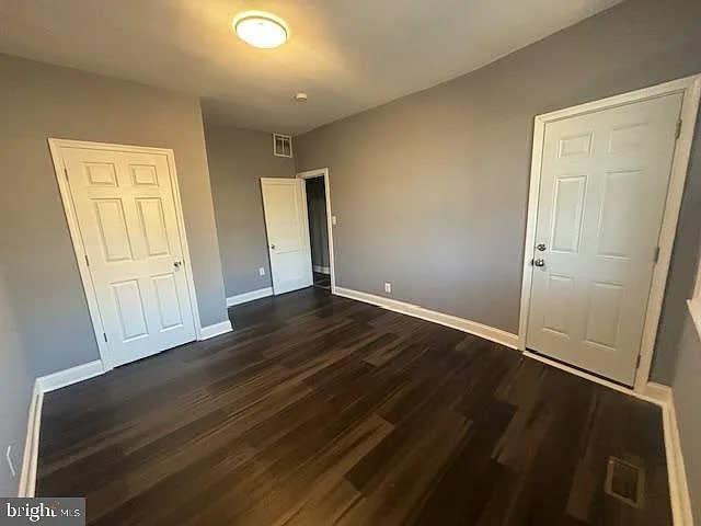 Foto del edificio - 1300 N Kenwood Ave