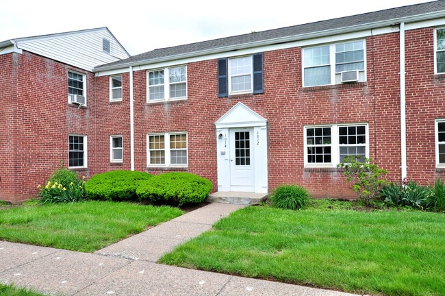 Building Photo - 1012 Trout Brook Dr