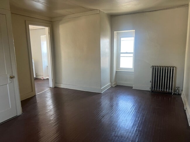 Building Photo - 24 N Hartley St