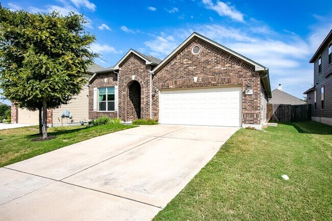 Building Photo - 5820 Pescia St
