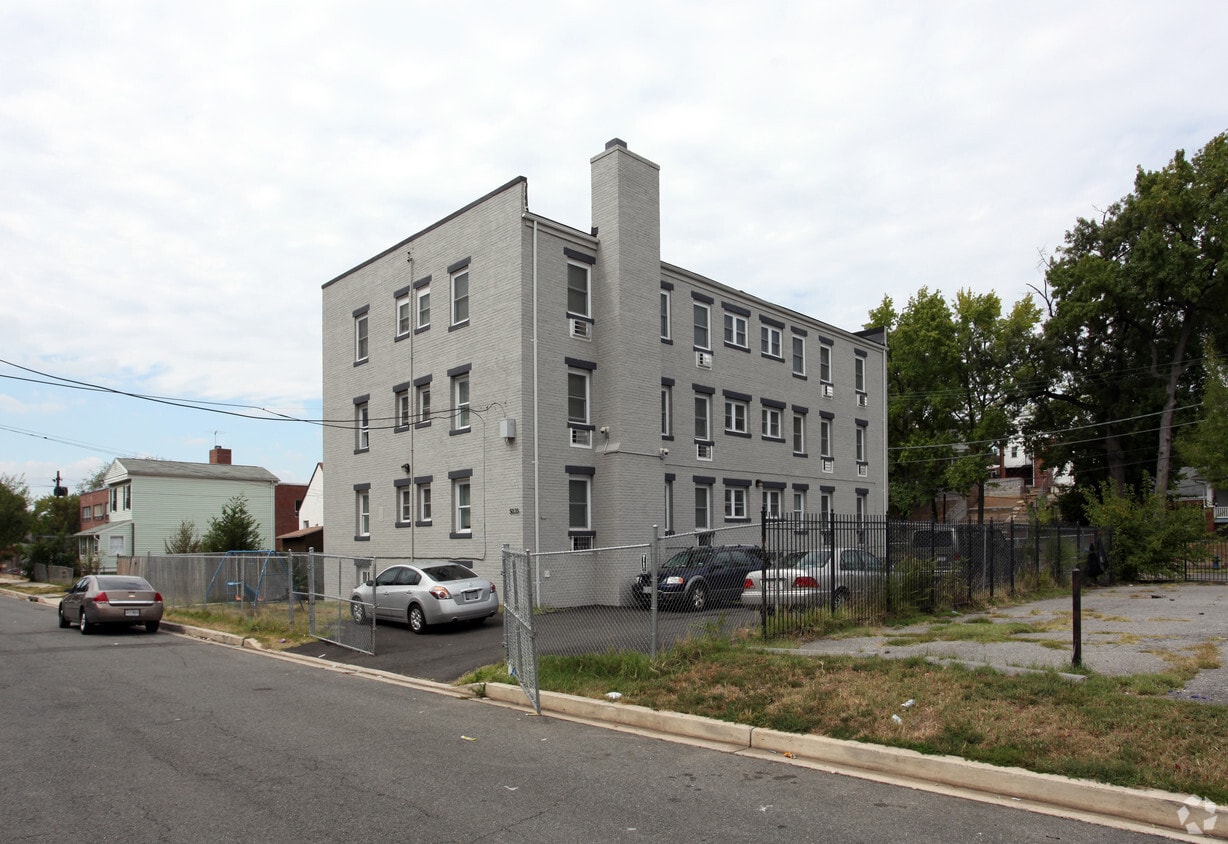 Primary Photo - 5035 Central Ave SE