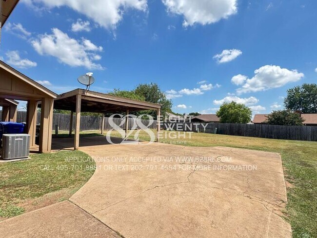 Foto del edificio - AVAILABLE NOW! 2 Bed/1.5 Bath Duplex Townh...