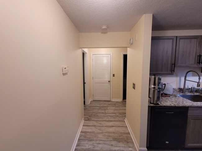 Foto del edificio - 5 Timberwood Dr