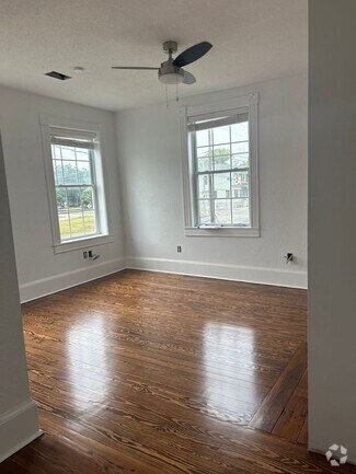 Building Photo - 614 E Gwinnett St
