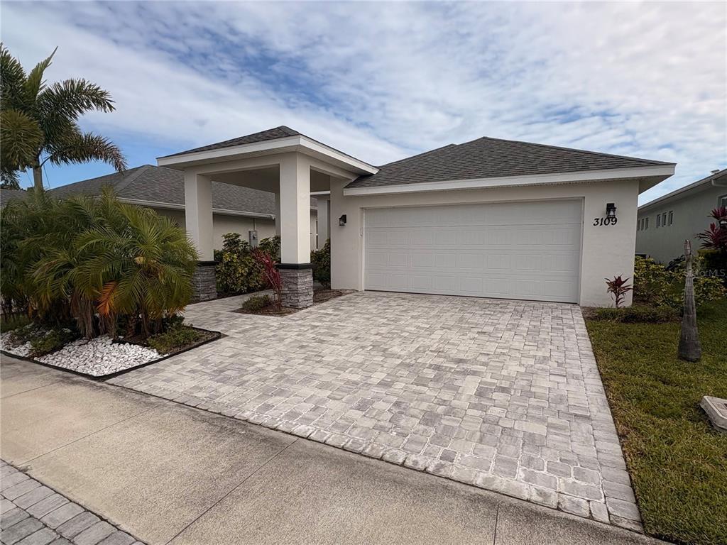 Foto principal - 3109 King Palm Dr