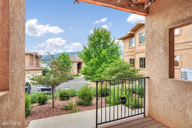 Building Photo - 1530 Little Bear Creek Point