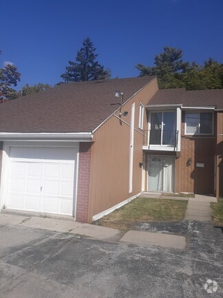 Front view - 946 Morningside Ln