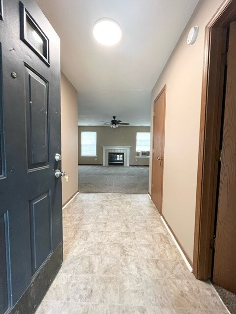 Building Photo - 6465 Townsend Way