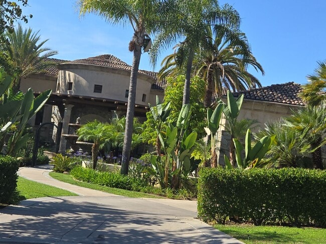Building Photo - 14115 Biscayne Pl