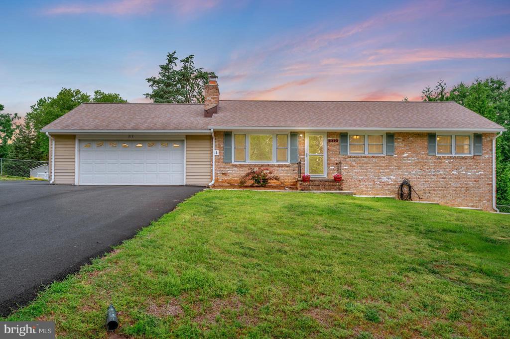 Foto principal - 212 Mt Pleasant Blvd