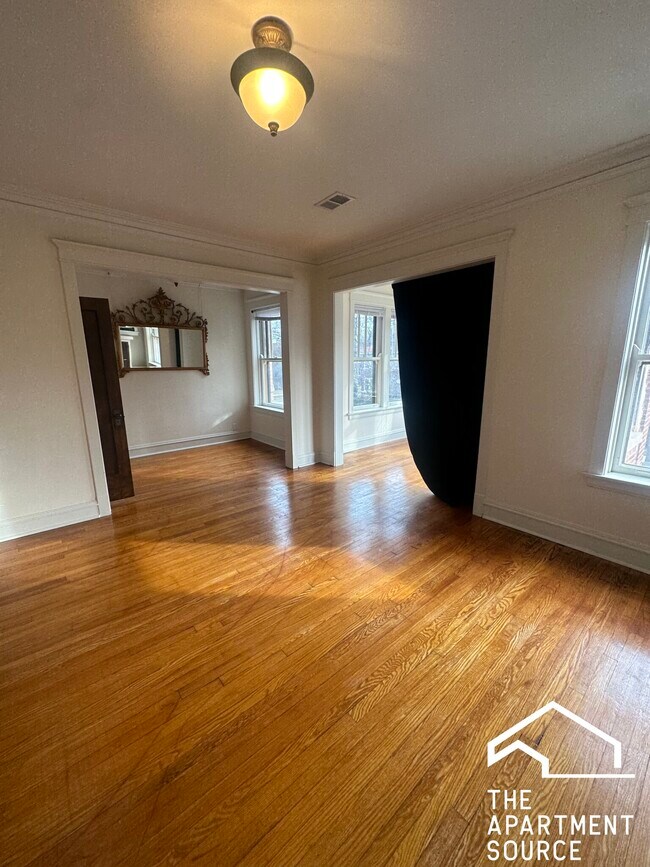 Building Photo - 4936 N Talman Ave
