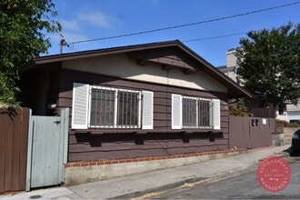 Building Photo - 1128-1130 Colusa St