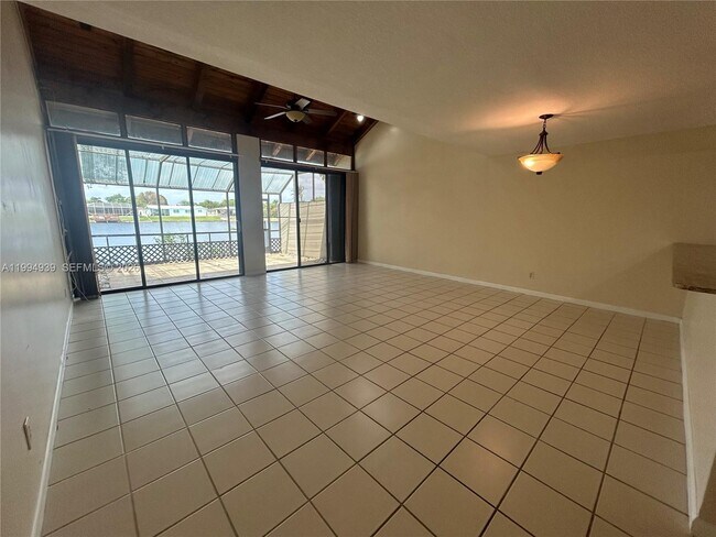 Foto del edificio - 1660 NW 113th Way
