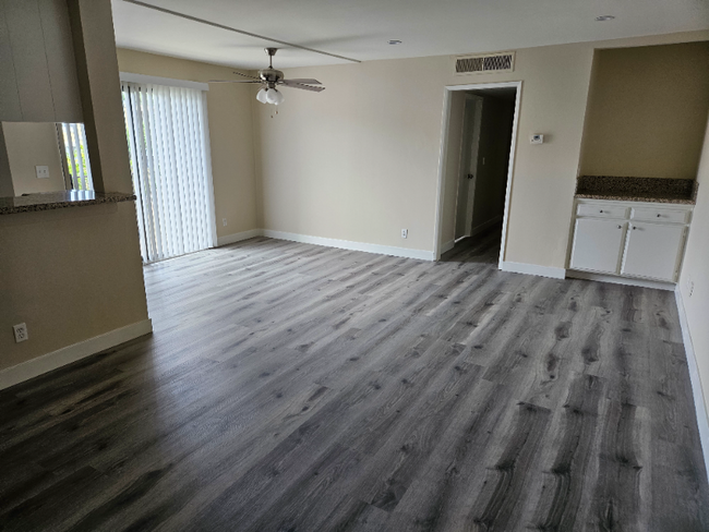 Foto del edificio - 5202 Noble Ave