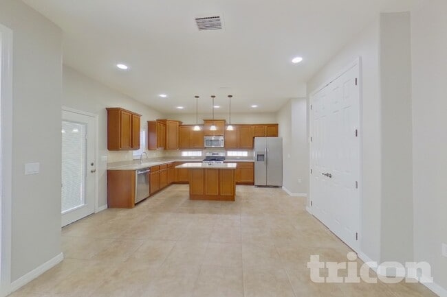 Building Photo - 33314 Portal Dr