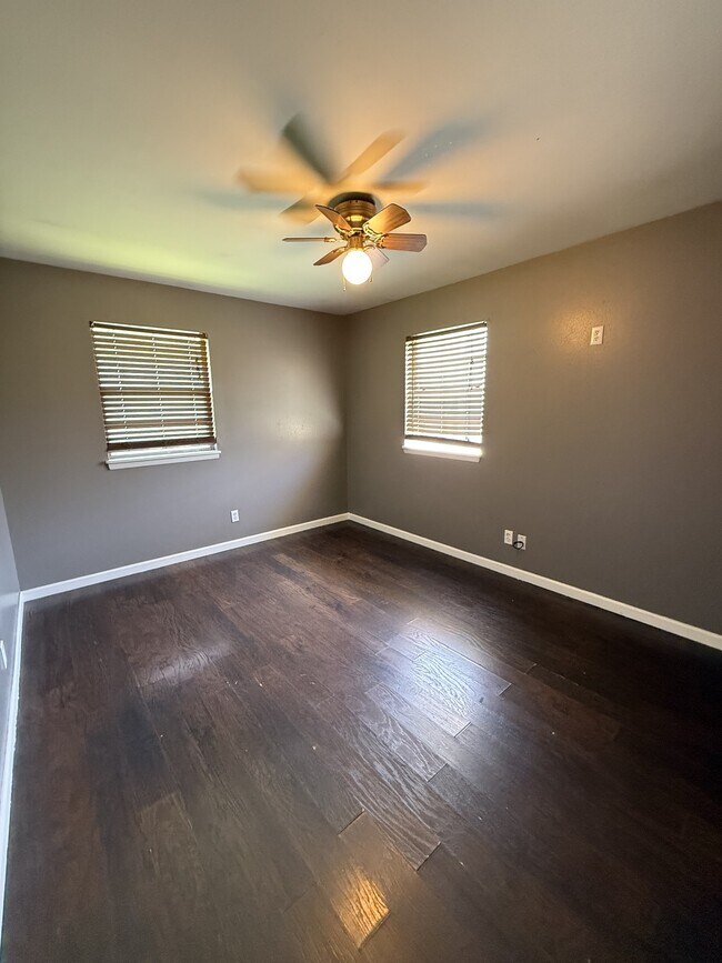 Foto del edificio - 220 C St NW