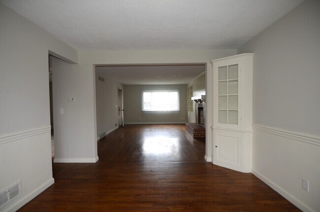 Building Photo - 3982 Longford Dr