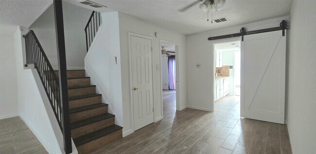 Building Photo - 7151 Chasewood Dr