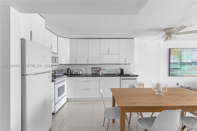 Foto del edificio - 345 Ocean 607