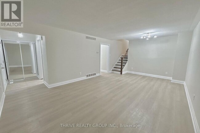 Building Photo - 645 Chiddington Ave