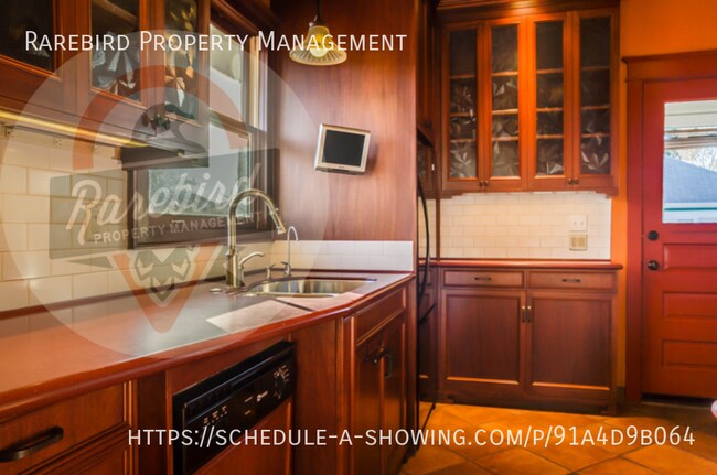 Foto del edificio - Huge Historic Luxury Rental in NE Portland!