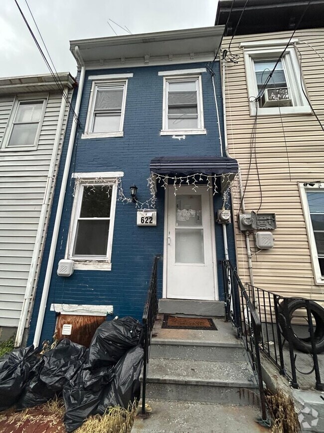 Building Photo - 622 Lamberton St