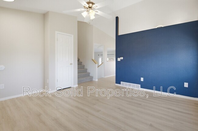 Foto del edificio - 4804 Saddleback Dr