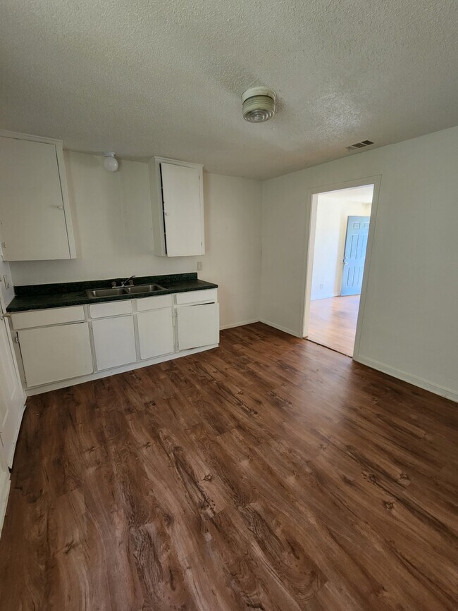Foto del edificio - 1213 E Shaw St