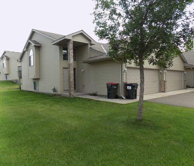 Building Photo - 9224 Orchard Ln