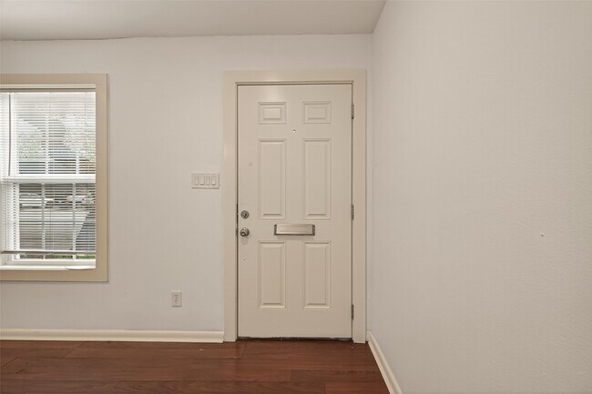 Foto del edificio - 2710 Mason St